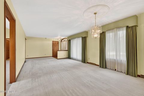 Tiny photo for 1219 Oaktree Court, Oregon, OH 43616 (MLS # 10006775)