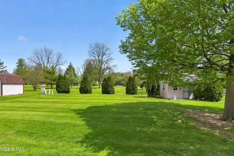 Tiny photo for 1219 Oaktree Court, Oregon, OH 43616 (MLS # 10006775)