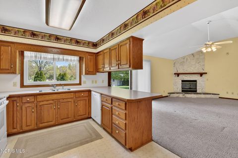 Tiny photo for 1219 Oaktree Court, Oregon, OH 43616 (MLS # 10006775)