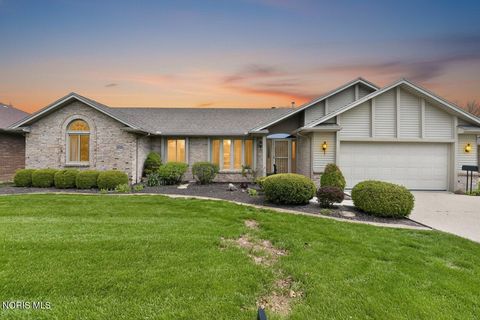 Tiny photo for 1219 Oaktree Court, Oregon, OH 43616 (MLS # 10006775)