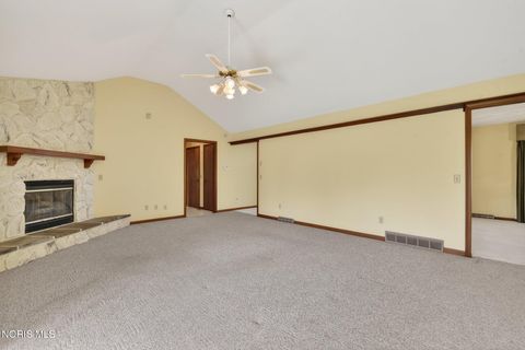 Tiny photo for 1219 Oaktree Court, Oregon, OH 43616 (MLS # 10006775)