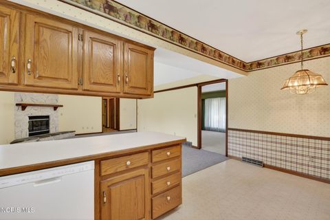 Tiny photo for 1219 Oaktree Court, Oregon, OH 43616 (MLS # 10006775)