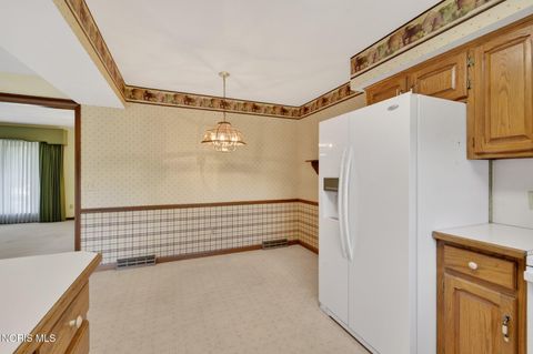 Tiny photo for 1219 Oaktree Court, Oregon, OH 43616 (MLS # 10006775)