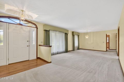 Tiny photo for 1219 Oaktree Court, Oregon, OH 43616 (MLS # 10006775)