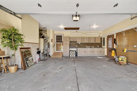 Tiny photo for 1219 Oaktree Court, Oregon, OH 43616 (MLS # 10006775)