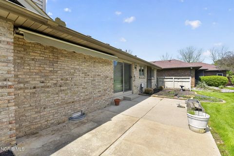 Tiny photo for 1219 Oaktree Court, Oregon, OH 43616 (MLS # 10006775)