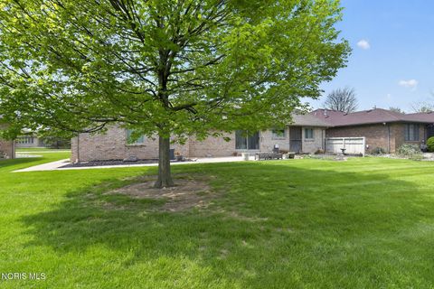 Tiny photo for 1219 Oaktree Court, Oregon, OH 43616 (MLS # 10006775)