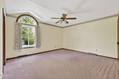 Tiny photo for 1219 Oaktree Court, Oregon, OH 43616 (MLS # 10006775)