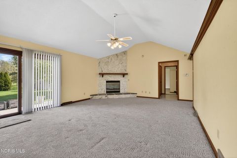 Tiny photo for 1219 Oaktree Court, Oregon, OH 43616 (MLS # 10006775)