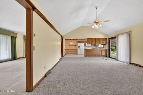 Tiny photo for 1219 Oaktree Court, Oregon, OH 43616 (MLS # 10006775)