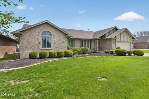 Photo of 1219 Oaktree Court, Oregon, OH 43616 (MLS # 10006775)