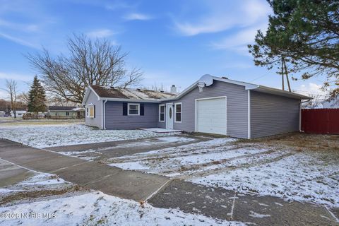 Tiny photo for 1142 Concord Court, Findlay, OH 45840 (MLS # 10002982)