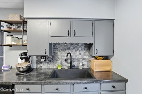 Tiny photo for 432 Carnahan Avenue, Findlay, OH 45840 (MLS # 10002248)