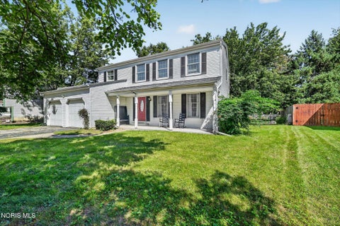 Photo of 125 Cedar Court, Perrysburg, OH 43551 (MLS # 10012698)