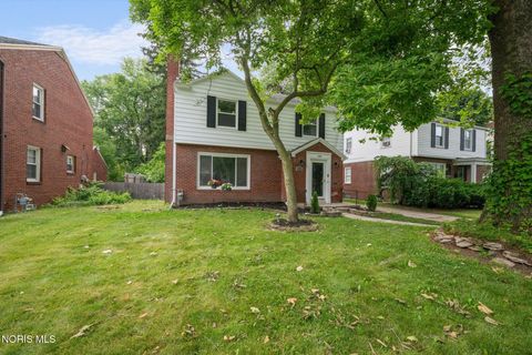 Tiny photo for 2360 Cheltenham Road, Toledo, OH 43606 (MLS # 10009927)