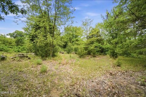 Tiny photo for 530 N Crissey Road, Holland, OH 43528 (MLS # 10008294)