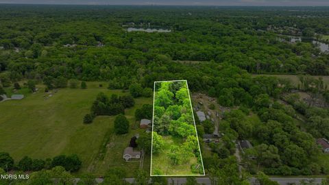 Photo of 530 N Crissey Road, Holland, OH 43528 (MLS # 10008294)