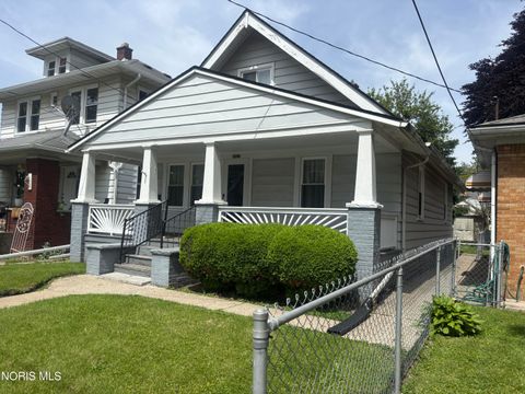 Tiny photo for 2425 Caledonia Street, Toledo, OH 43605 (MLS # 10008255)
