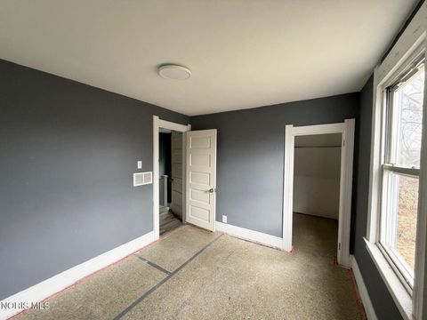 Tiny photo for 3244 Glenwood Avenue, Toledo, OH 43610 (MLS # 10004960)