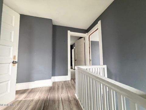 Tiny photo for 3244 Glenwood Avenue, Toledo, OH 43610 (MLS # 10004960)