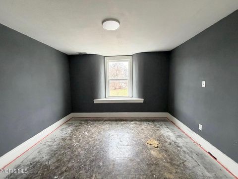 Tiny photo for 3244 Glenwood Avenue, Toledo, OH 43610 (MLS # 10004960)