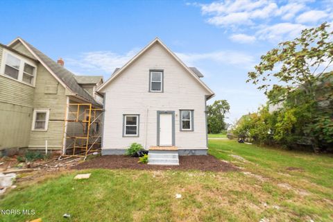 Tiny photo for 3244 Glenwood Avenue, Toledo, OH 43610 (MLS # 10004960)
