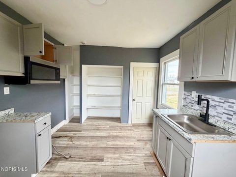 Tiny photo for 3244 Glenwood Avenue, Toledo, OH 43610 (MLS # 10004960)