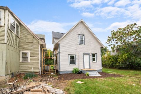 Tiny photo for 3244 Glenwood Avenue, Toledo, OH 43610 (MLS # 10004960)