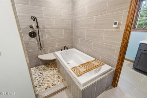 Tiny photo for 820 Bitterbrush Lane, Findlay, OH 45840 (MLS # 10012114)
