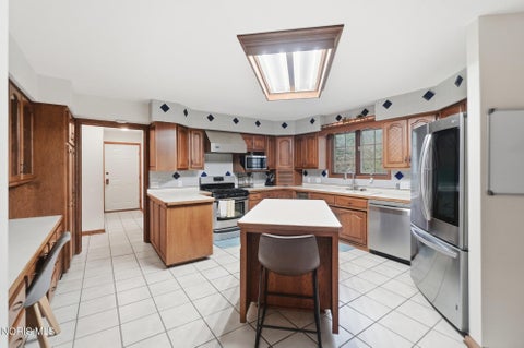 Tiny photo for 820 Bitterbrush Lane, Findlay, OH 45840 (MLS # 10012114)