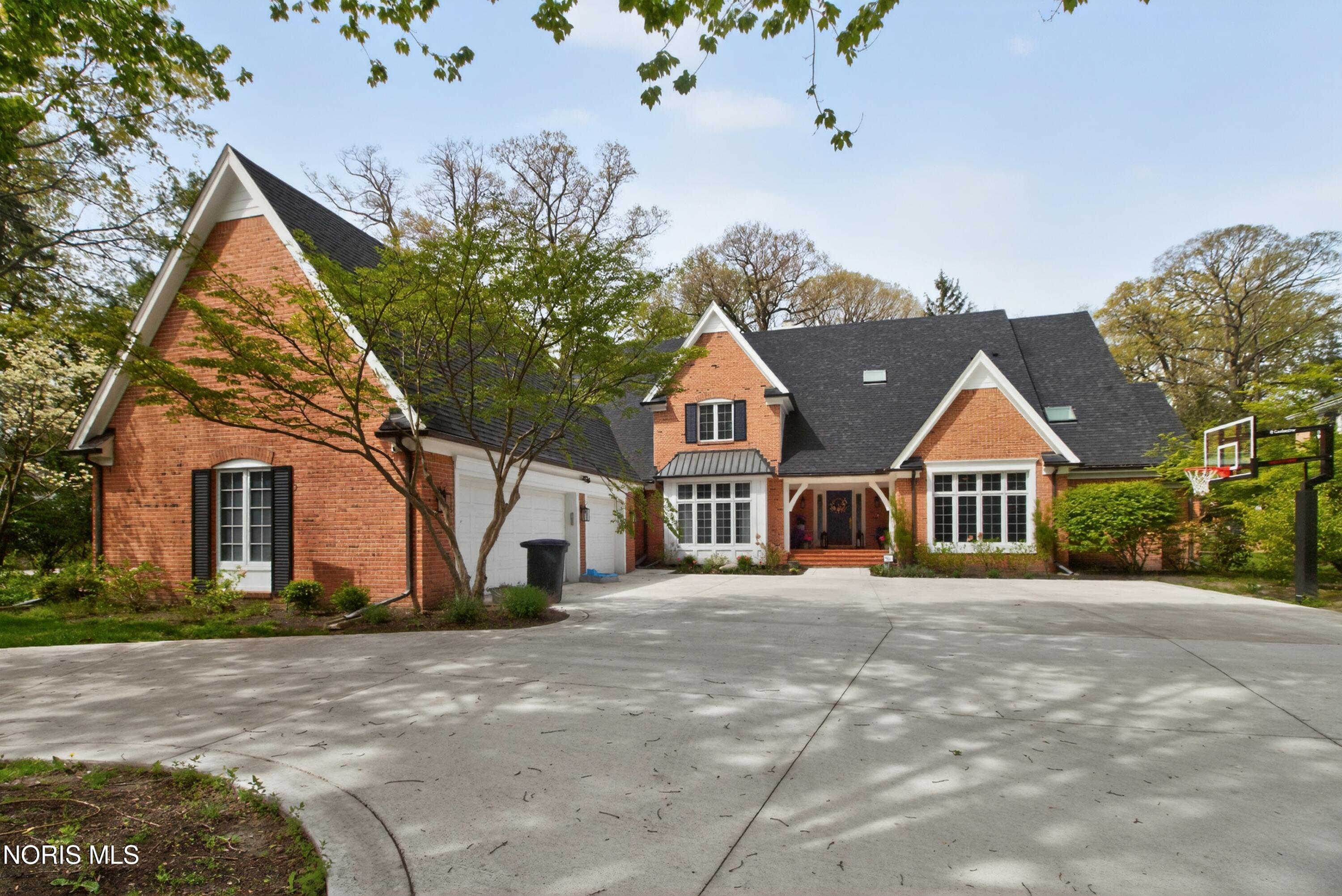 Ottawa Hills, Ohio, 43615, United States, 5 Bedrooms Bedrooms, ,7 BathroomsBathrooms,Residential,Active,2052083