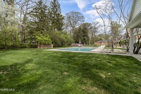 Tiny photo for 2709 Westchester Road, Ottawa Hills, OH 43615 (MLS # 10007158)