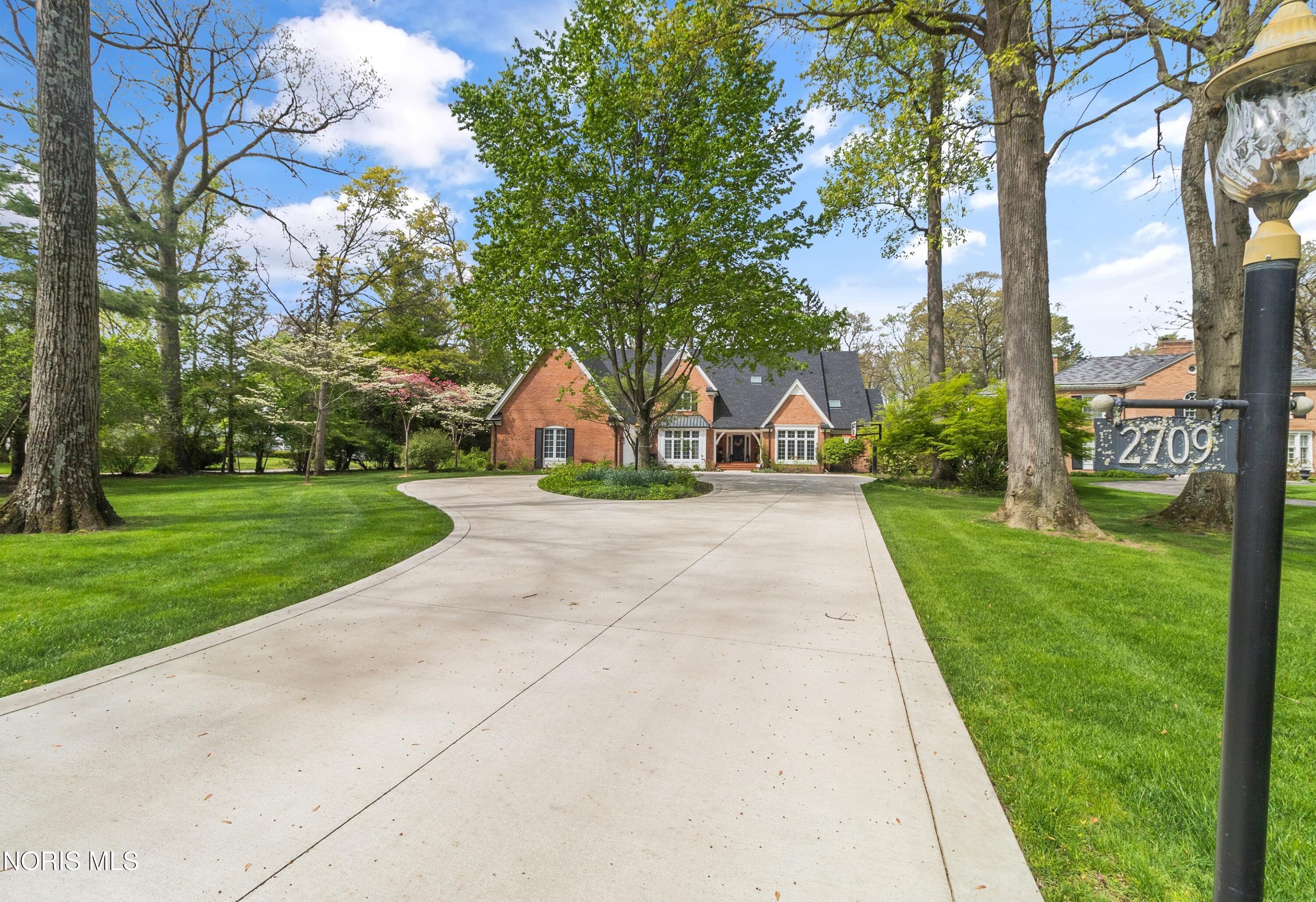 2709 Westchester Road