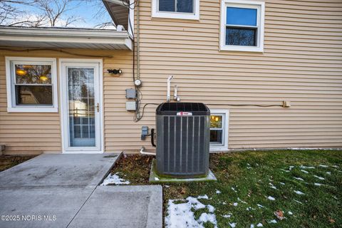 Tiny photo for 6025 Gillingham Drive, Sylvania, OH 43560 (MLS # 10002452)