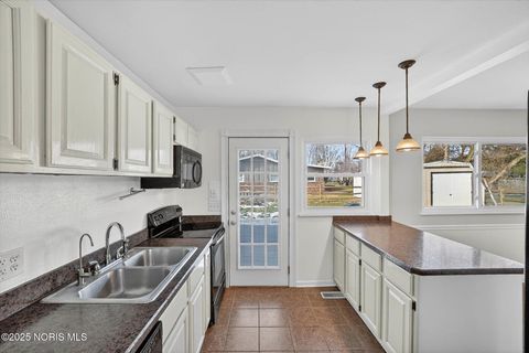 Tiny photo for 6025 Gillingham Drive, Sylvania, OH 43560 (MLS # 10002452)