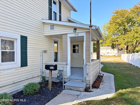 Tiny photo for 518 S Grove Street, Bowling Green, OH 43402 (MLS # 10000236)