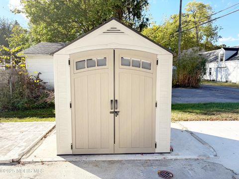 Tiny photo for 518 S Grove Street, Bowling Green, OH 43402 (MLS # 10000236)
