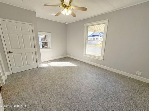 Tiny photo for 518 S Grove Street, Bowling Green, OH 43402 (MLS # 10000236)