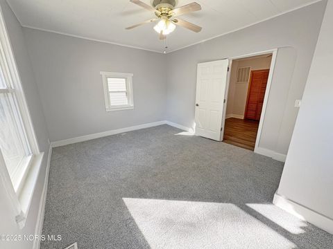 Tiny photo for 518 S Grove Street, Bowling Green, OH 43402 (MLS # 10000236)