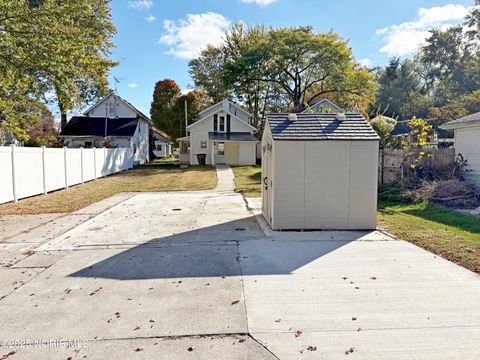 Tiny photo for 518 S Grove Street, Bowling Green, OH 43402 (MLS # 10000236)