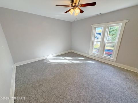Tiny photo for 518 S Grove Street, Bowling Green, OH 43402 (MLS # 10000236)