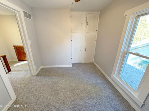 Tiny photo for 518 S Grove Street, Bowling Green, OH 43402 (MLS # 10000236)