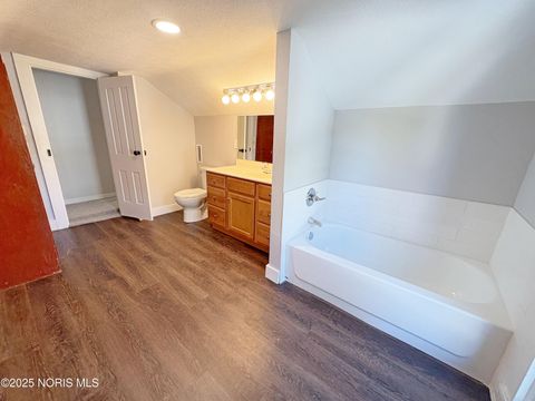 Tiny photo for 518 S Grove Street, Bowling Green, OH 43402 (MLS # 10000236)