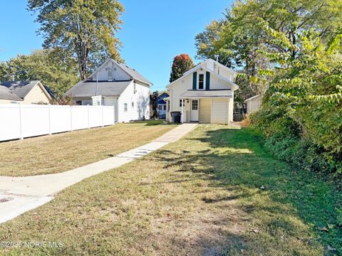 Tiny photo for 518 S Grove Street, Bowling Green, OH 43402 (MLS # 10000236)