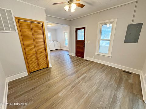 Tiny photo for 518 S Grove Street, Bowling Green, OH 43402 (MLS # 10000236)
