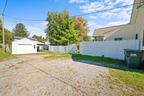 Tiny photo for 407 E Garfield Avenue, Swanton, OH 43558 (MLS # 10000360)