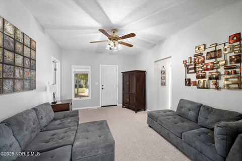 Tiny photo for 407 E Garfield Avenue, Swanton, OH 43558 (MLS # 10000360)