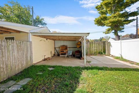 Tiny photo for 407 E Garfield Avenue, Swanton, OH 43558 (MLS # 10000360)