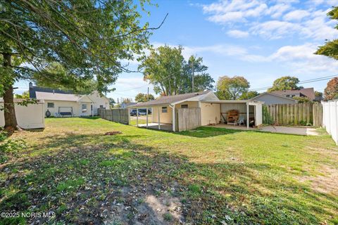Tiny photo for 407 E Garfield Avenue, Swanton, OH 43558 (MLS # 10000360)