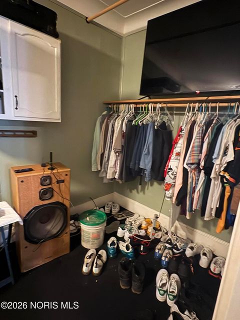 Tiny photo for 313 Mettler Street, Toledo, OH 43608 (MLS # 10003040)